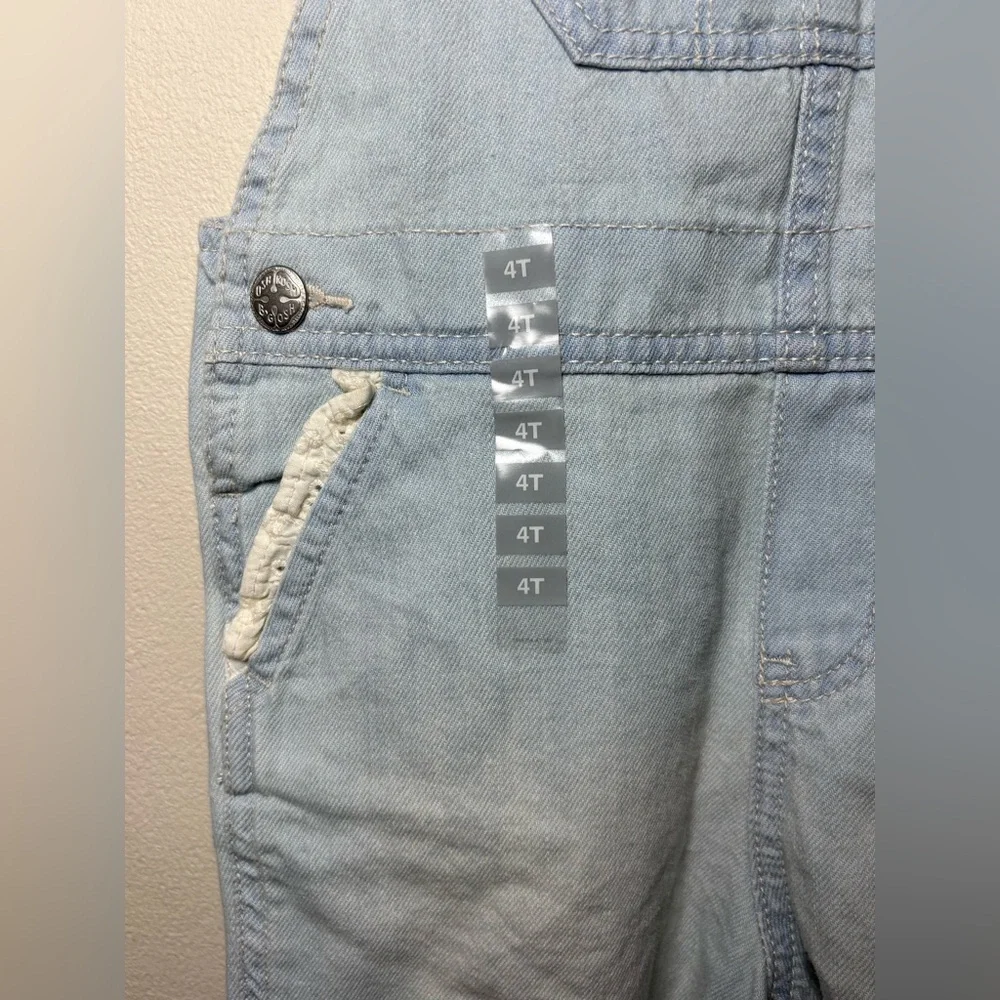 OshKosh B'gosh Light Blue Girls Short Overalls w/ White Detailing Size 4T